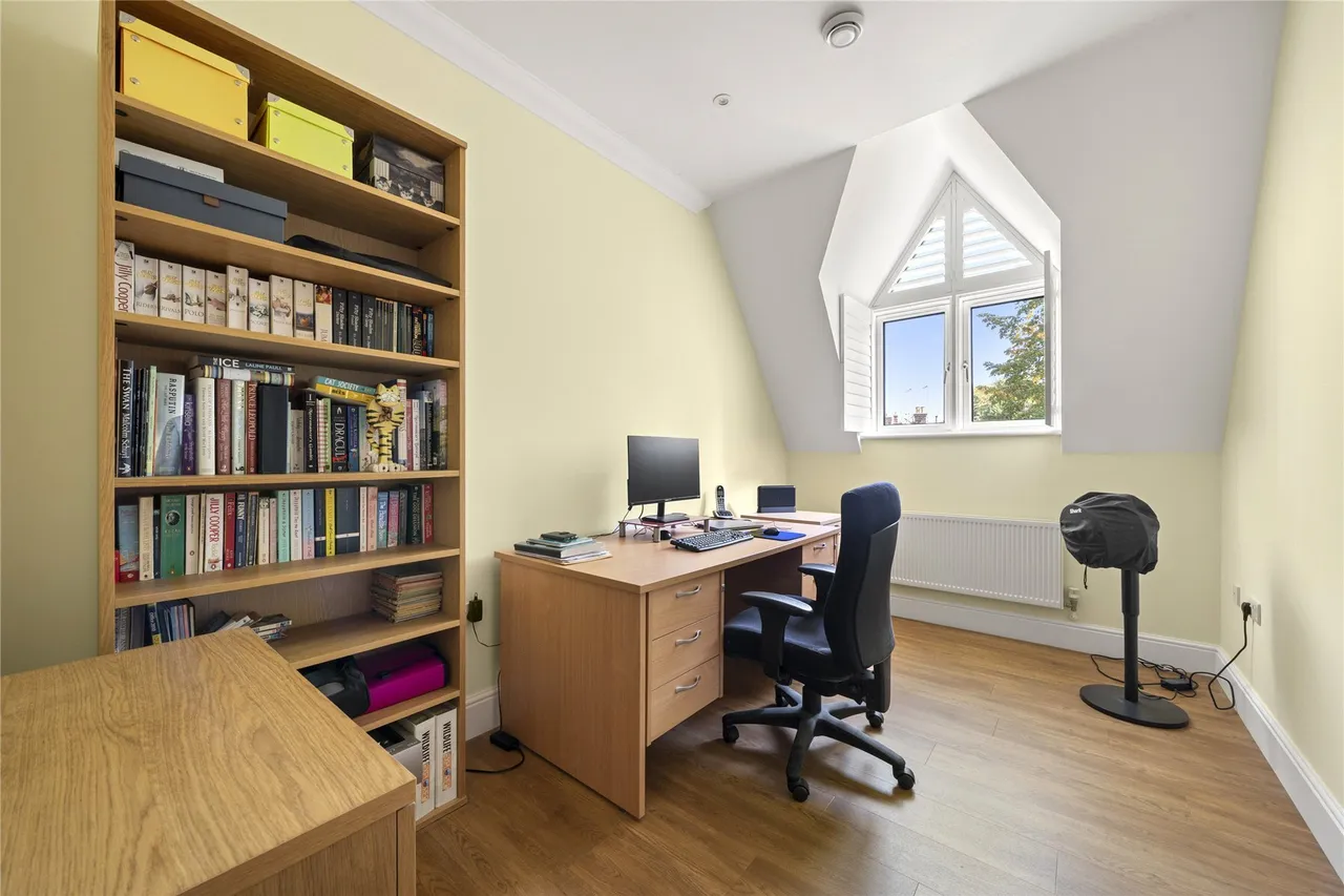 Churchfields Avenue, Weybridge, Surrey, KT13, photo 11