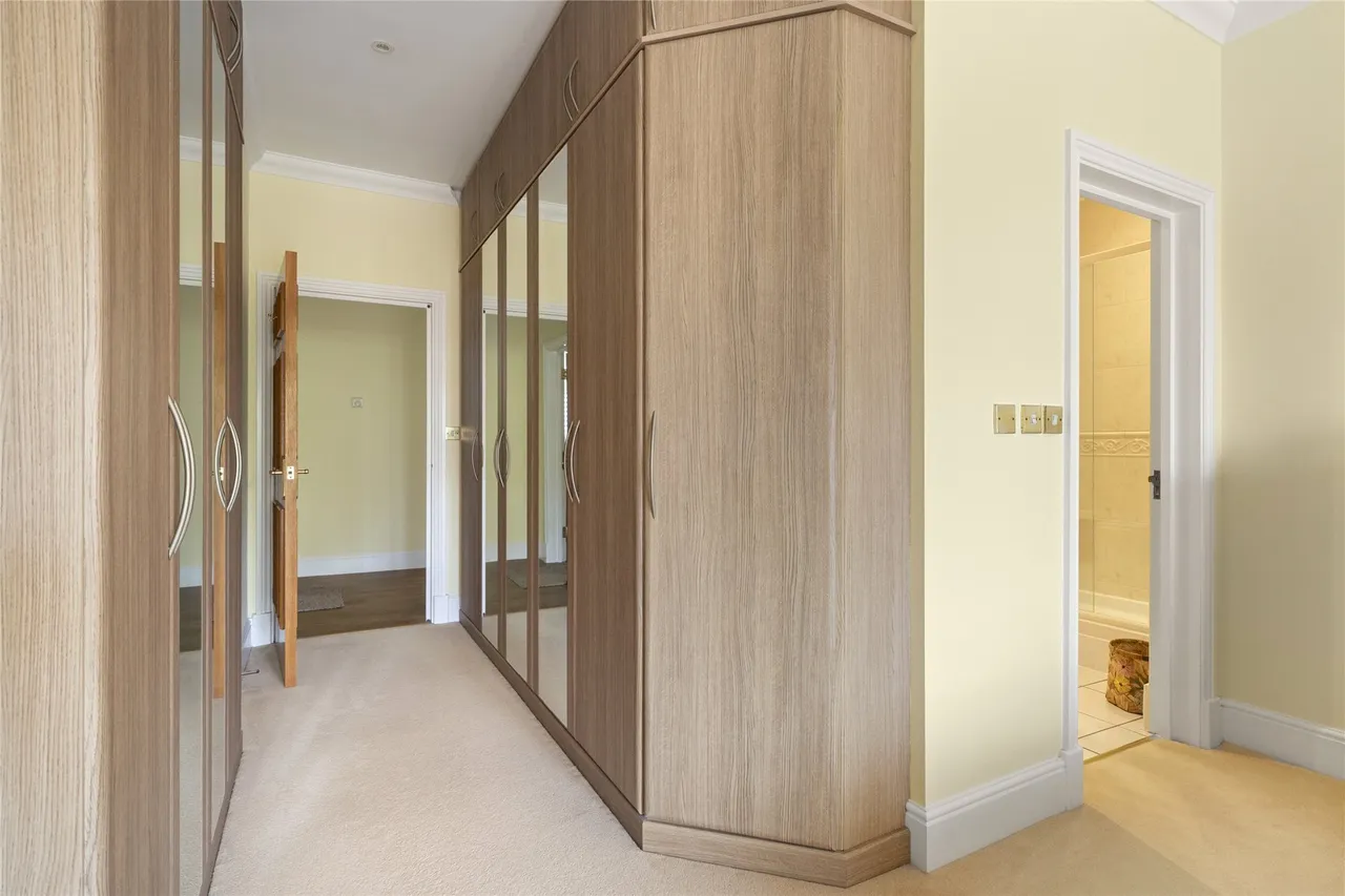 Churchfields Avenue, Weybridge, Surrey, KT13, photo 8