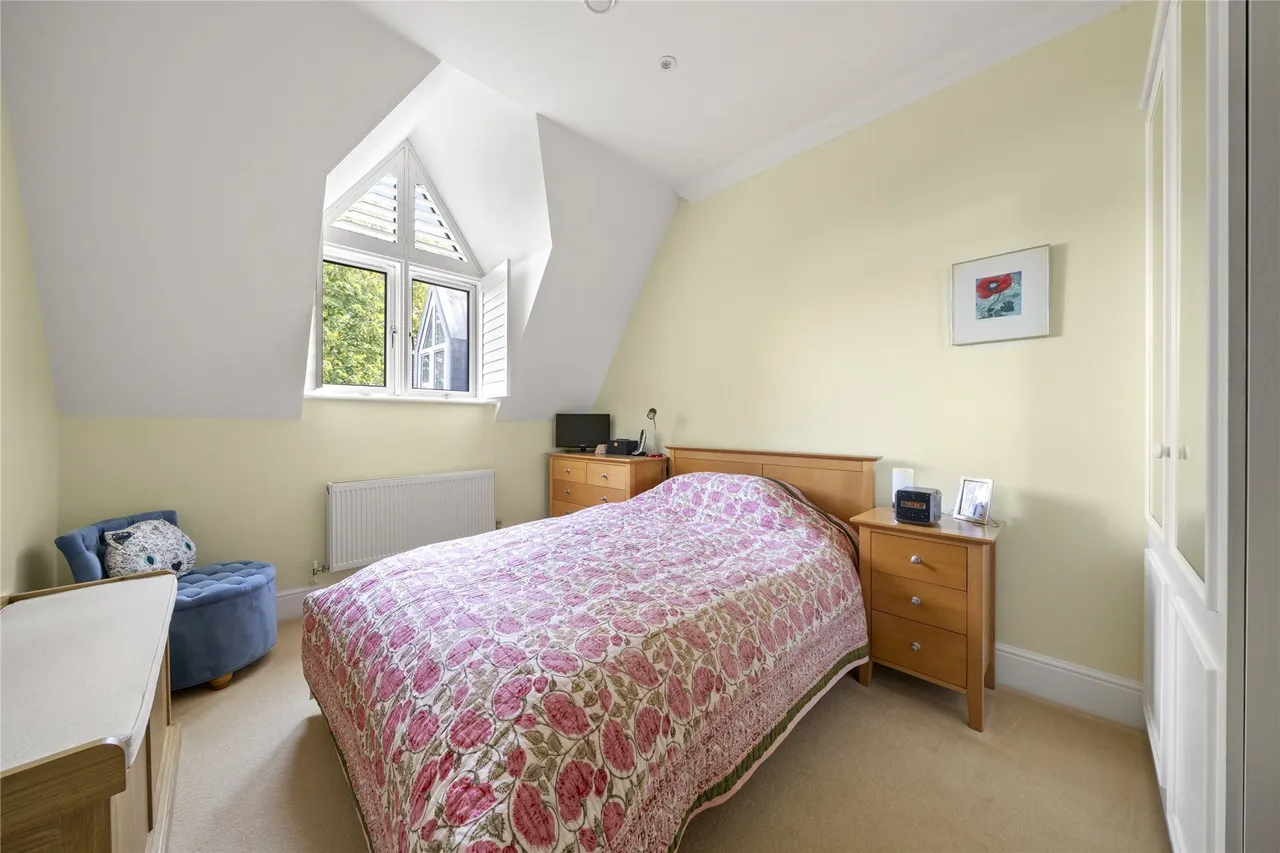 Churchfields Avenue, Weybridge, Surrey, KT13, photo 5