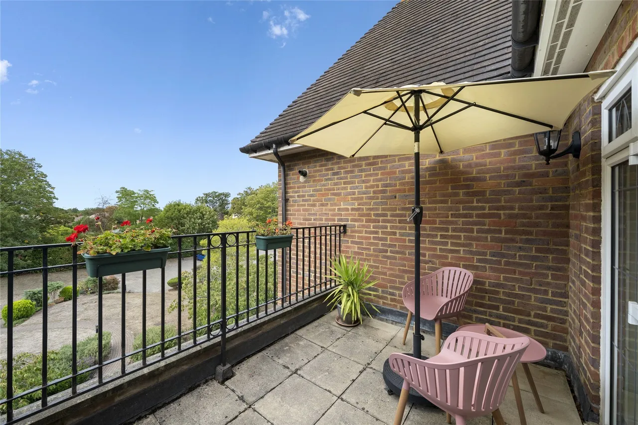 Churchfields Avenue, Weybridge, Surrey, KT13, photo 12