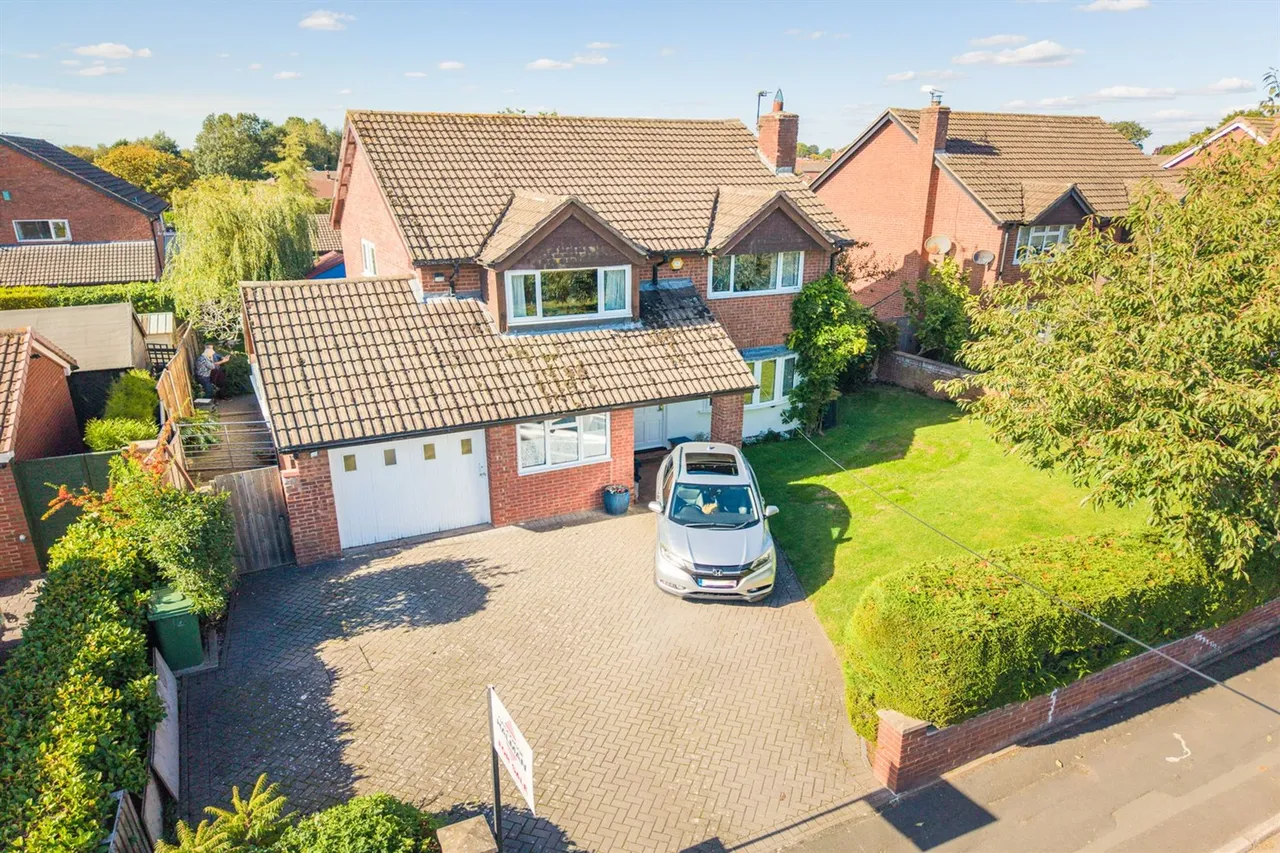 4 bed house for sale, Moors Lane, Winsford
