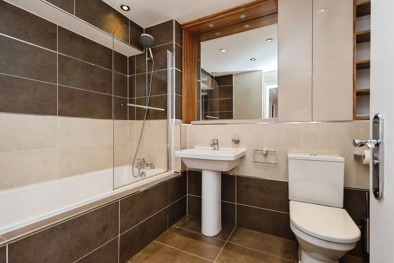 Dundreggan Gardens, Didsbury, M20, photo 14