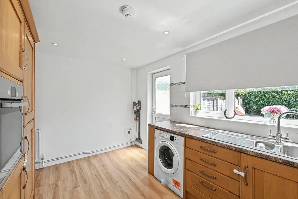 Overstrand, Aston Clinton, Buckinghamshire, HP22 5NA, photo 10