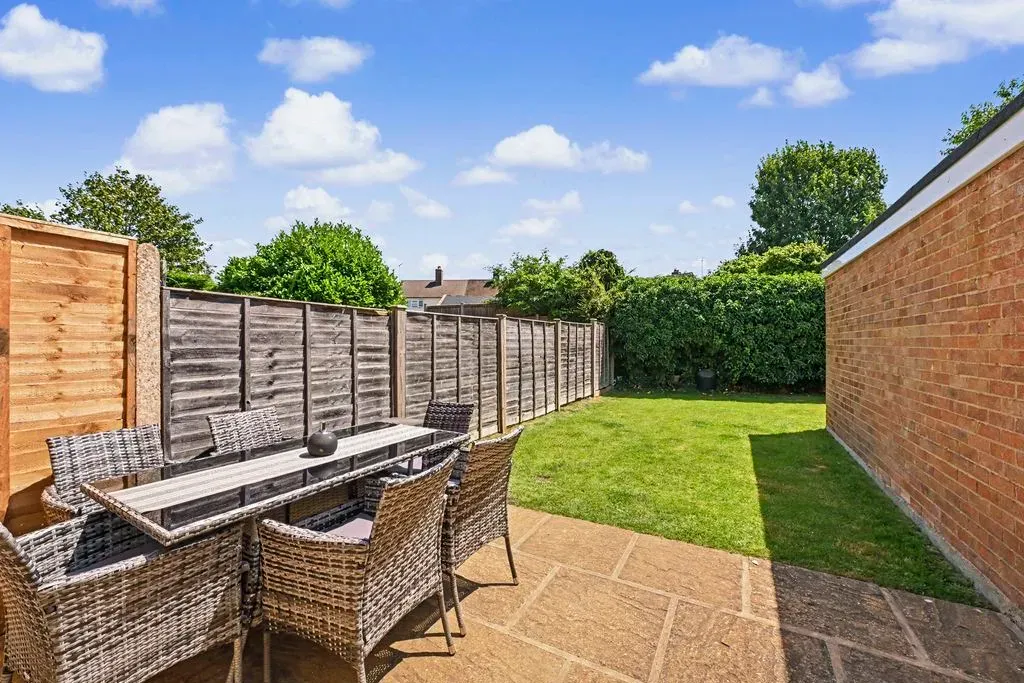 Overstrand, Aston Clinton, Buckinghamshire, HP22 5NA, photo 4