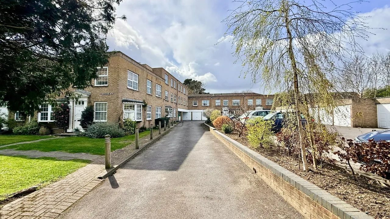 Grosvenor Mews, Lymington, SO41, photo 10