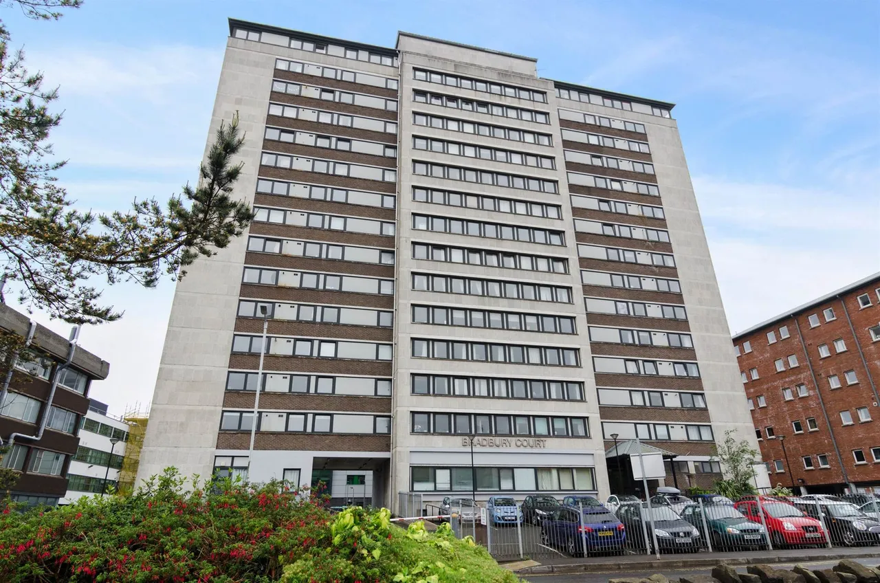 2 bed flat for sale, Lisburn Road, Belfast, BT9