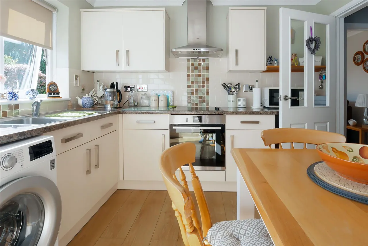 Oakcroft Gardens, Littlehampton, photo 18