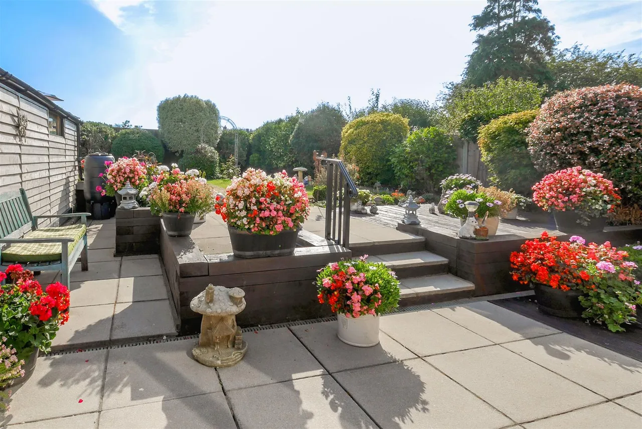 Oakcroft Gardens, Littlehampton, photo 4