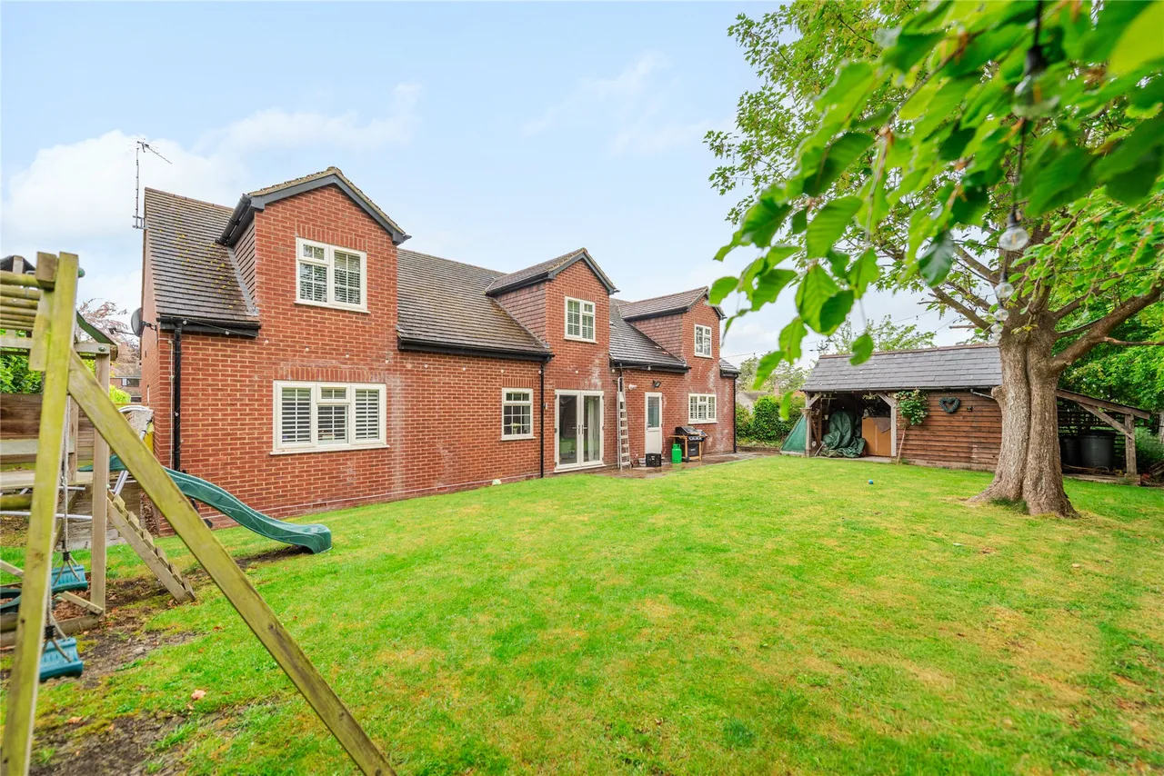 Green End Street, Aston Clinton, HP22, photo 8