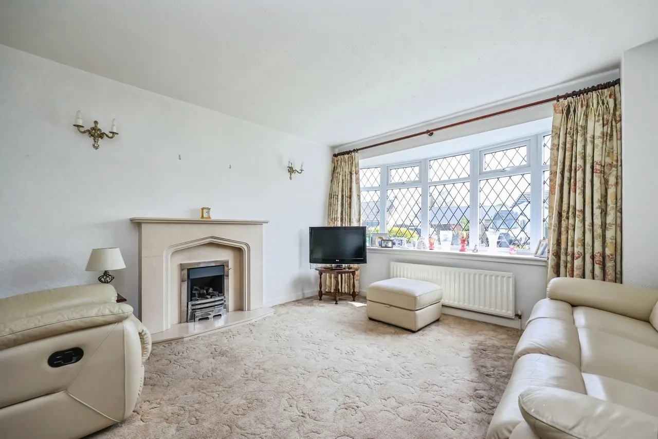 Vaughan Avenue, Hucknall, Nottingham, Nottinghamshire, NG15, photo 2