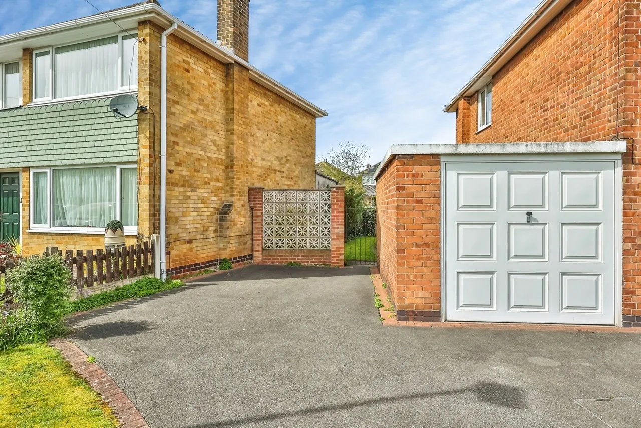 Vaughan Avenue, Hucknall, Nottingham, Nottinghamshire, NG15, photo 18