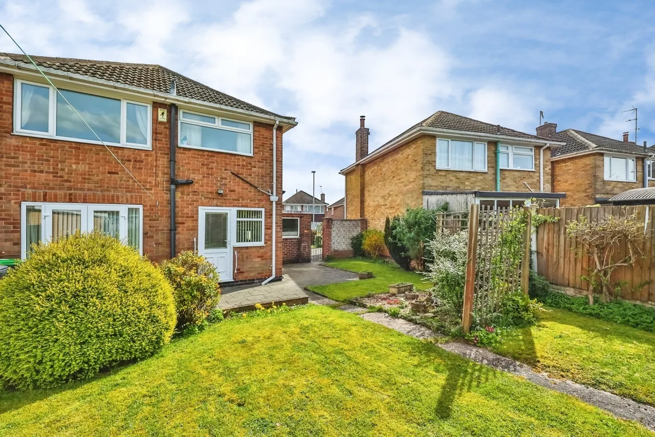 Vaughan Avenue, Hucknall, Nottingham, Nottinghamshire, NG15, photo 3