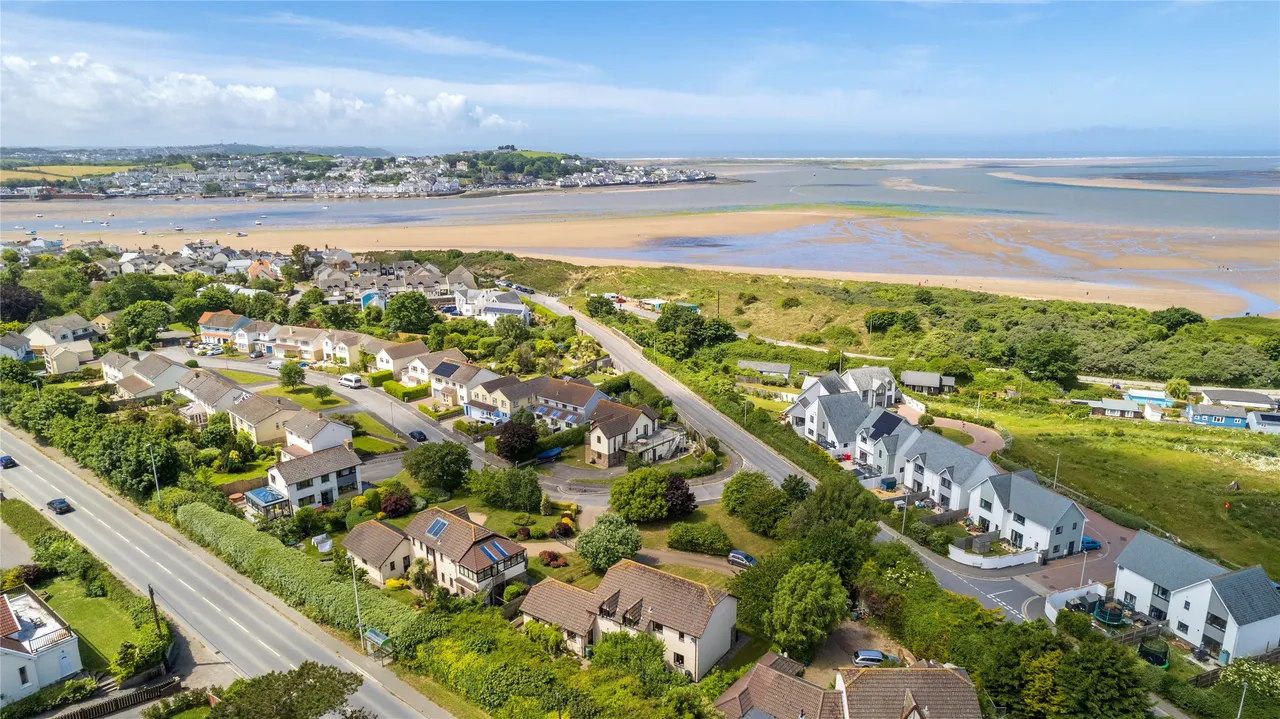 Sycamore Close, Instow, EX39, photo 33