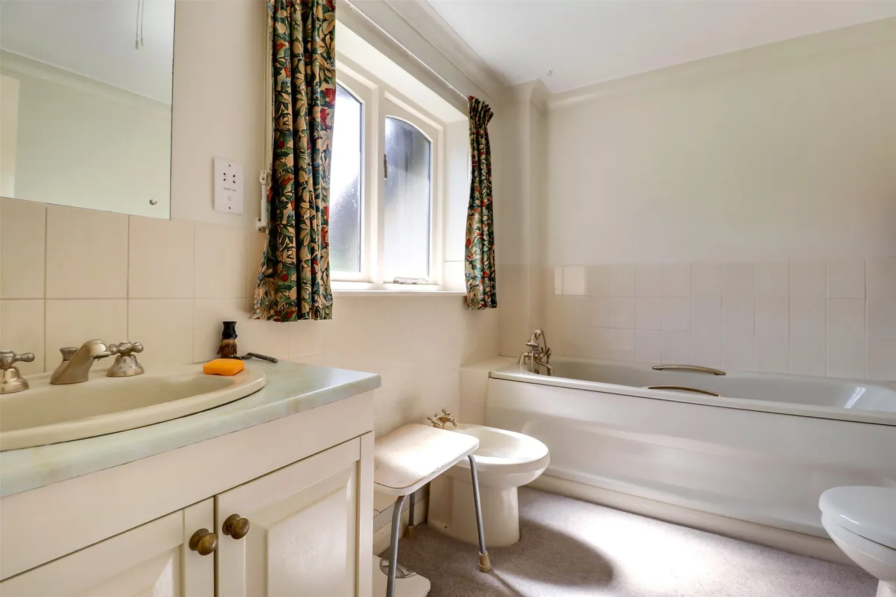 Sycamore Close, Instow, EX39, photo 22