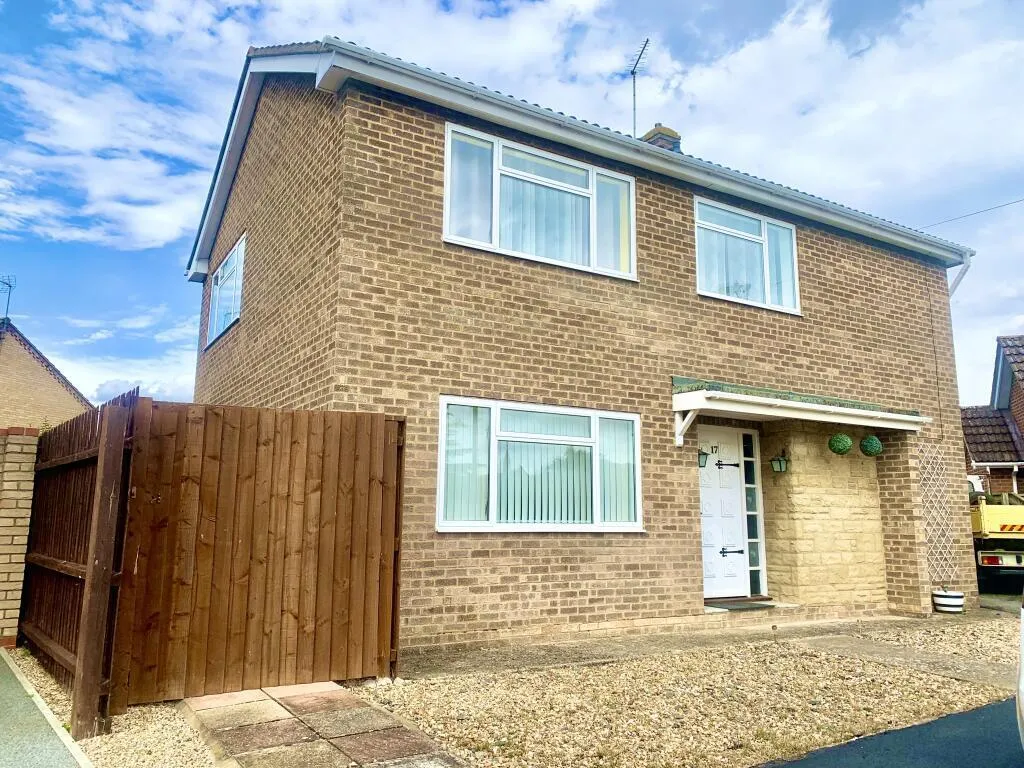 3 bed property to rent, Richmond Avenue, March, PE15