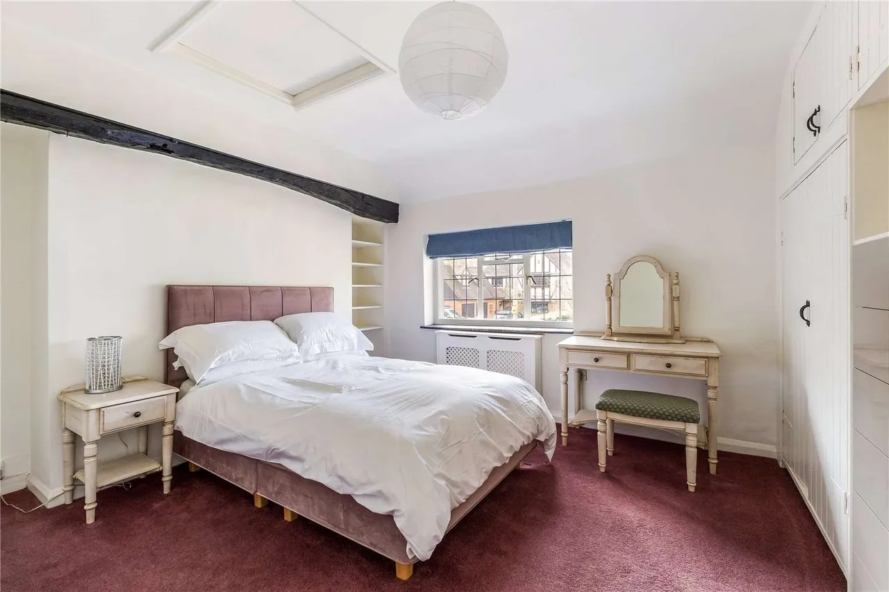 Ferry Lane, Medmenham, Marlow, Buckinghamshire, SL7 2EZ, photo 9