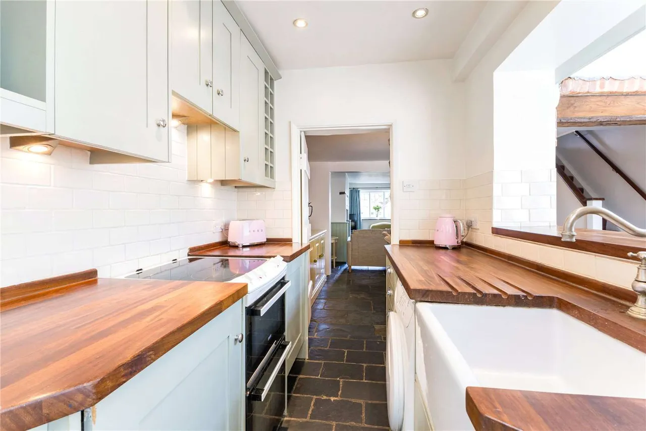 Ferry Lane, Medmenham, Marlow, Buckinghamshire, SL7 2EZ, photo 7
