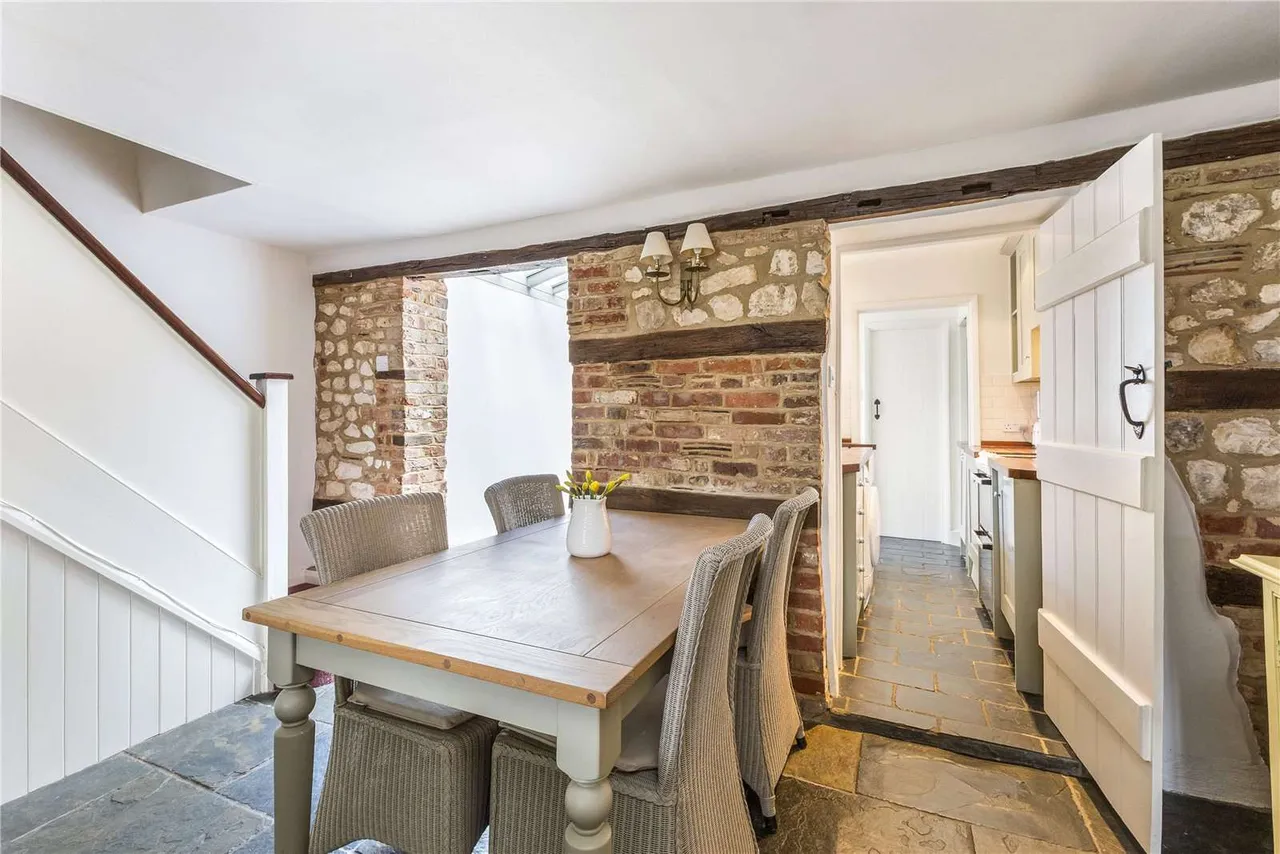 Ferry Lane, Medmenham, Marlow, Buckinghamshire, SL7 2EZ, photo 6