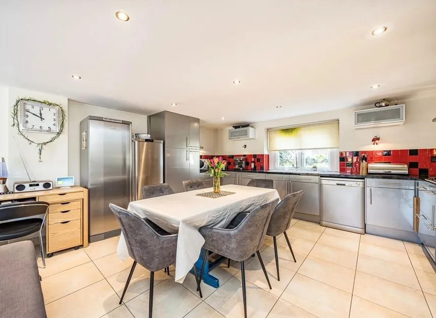 Bedford Road, Clapham, SW4, photo 12