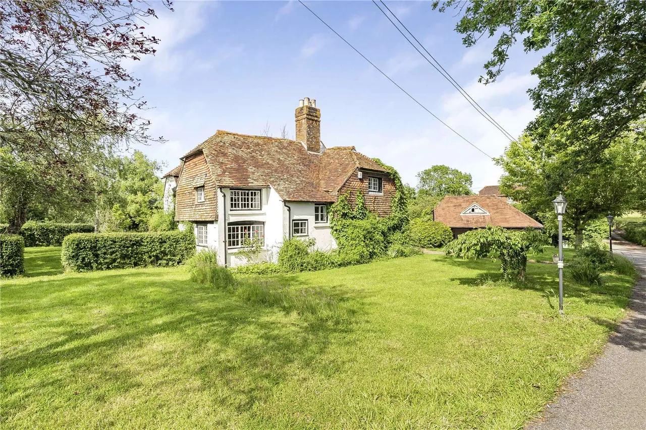 6 bed house for sale, Blackgate Lane, Pulborough, RH20