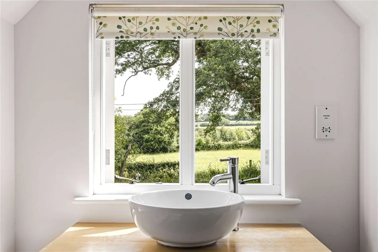 Blackgate Lane, Pulborough, RH20, photo 13