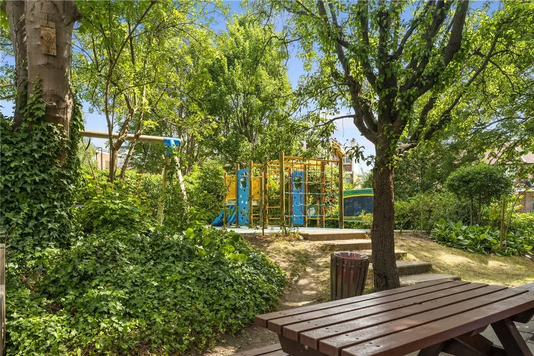 Cholmley Gardens, West Hampstead, London, NW6, photo 19