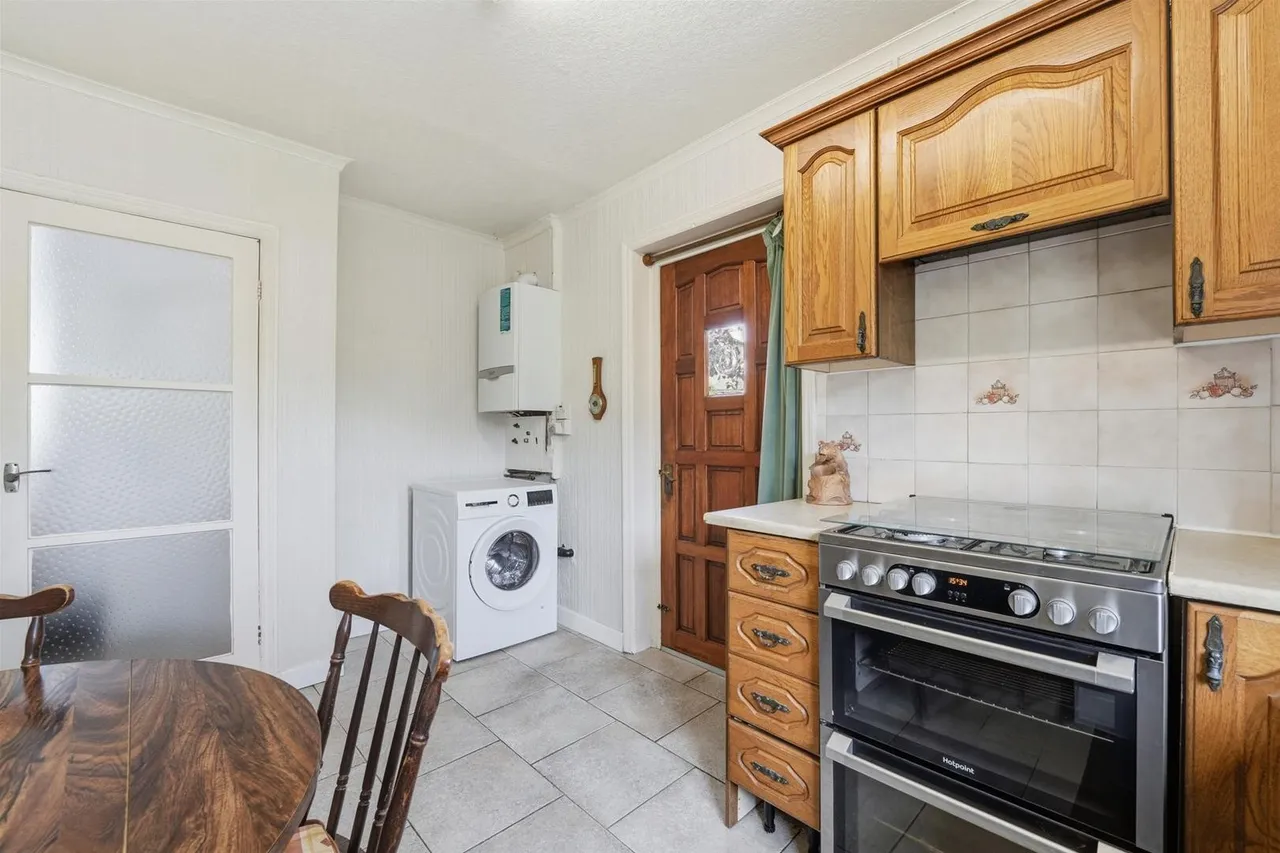Swanscoe Avenue, Bollington, photo 9
