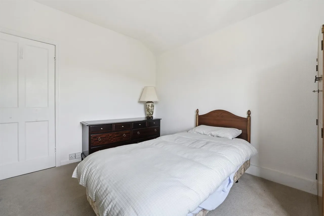 Swanscoe Avenue, Bollington, photo 16