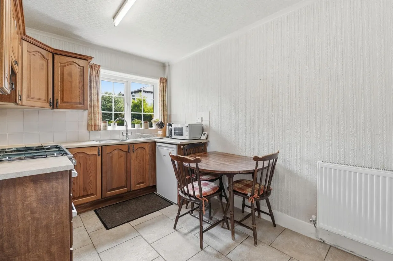 Swanscoe Avenue, Bollington, photo 3