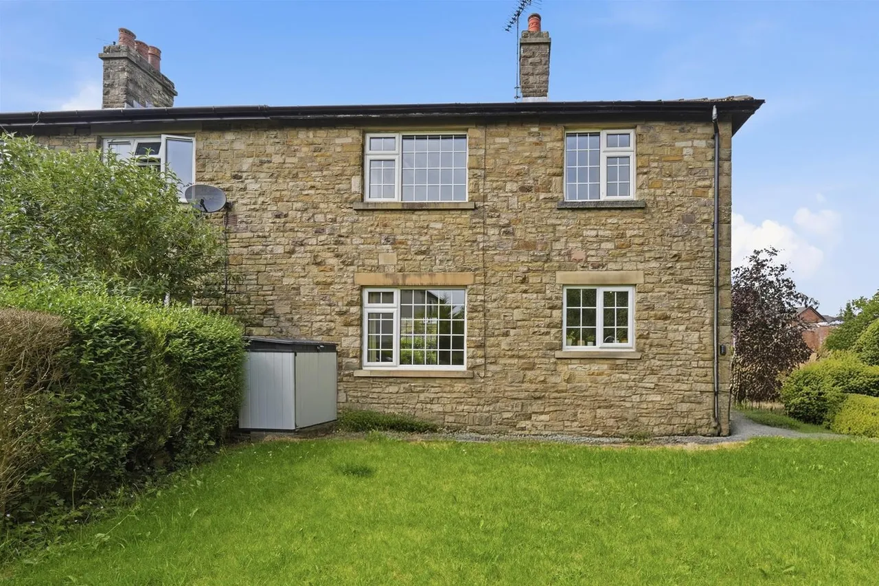 Swanscoe Avenue, Bollington, photo 5