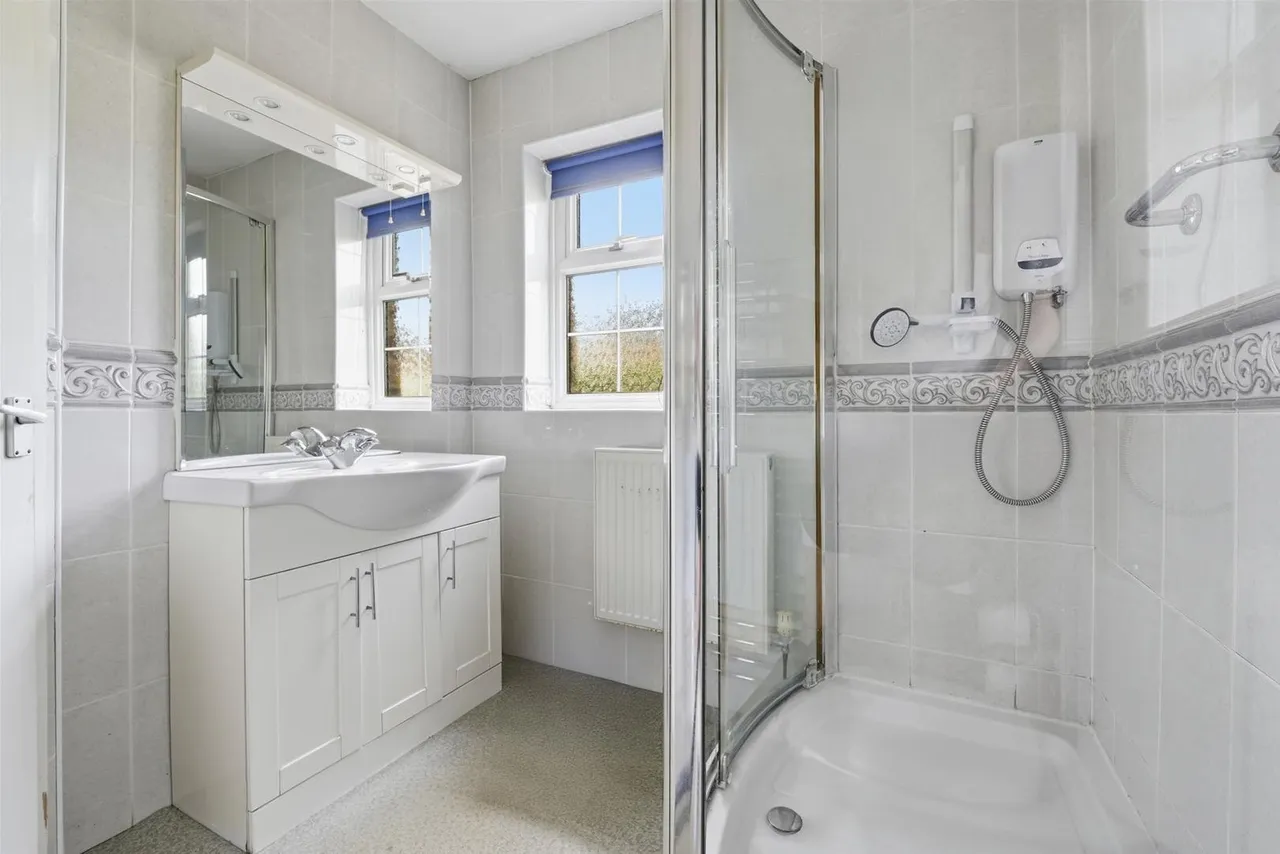 Swanscoe Avenue, Bollington, photo 10