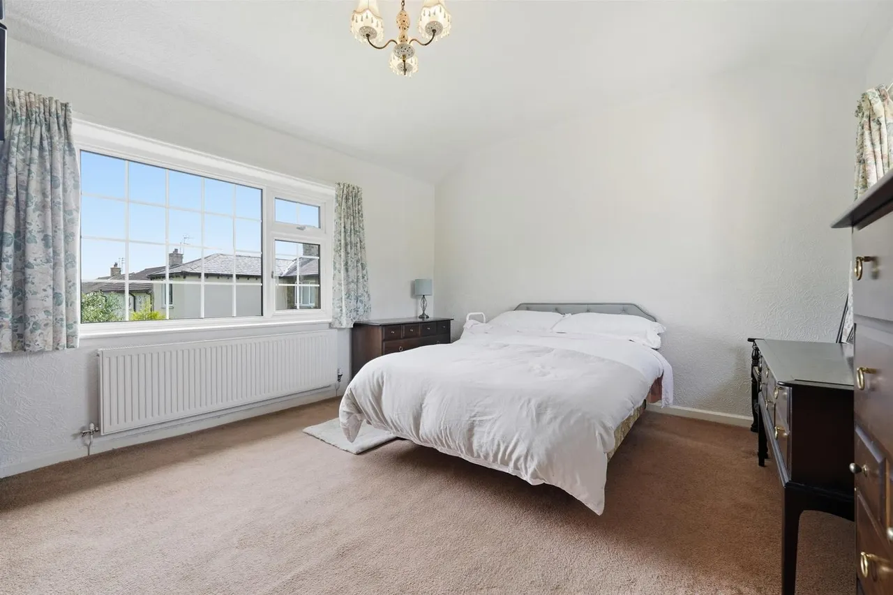 Swanscoe Avenue, Bollington, photo 12