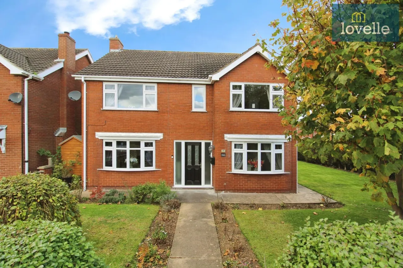 4 bed house for sale, St. Nicholas Drive, Grimsby, DN37