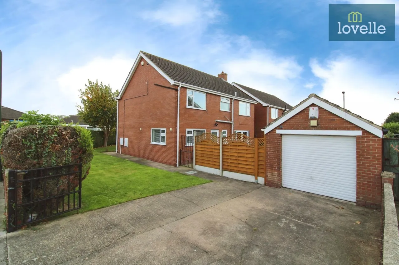 St. Nicholas Drive, Grimsby, DN37, photo 2