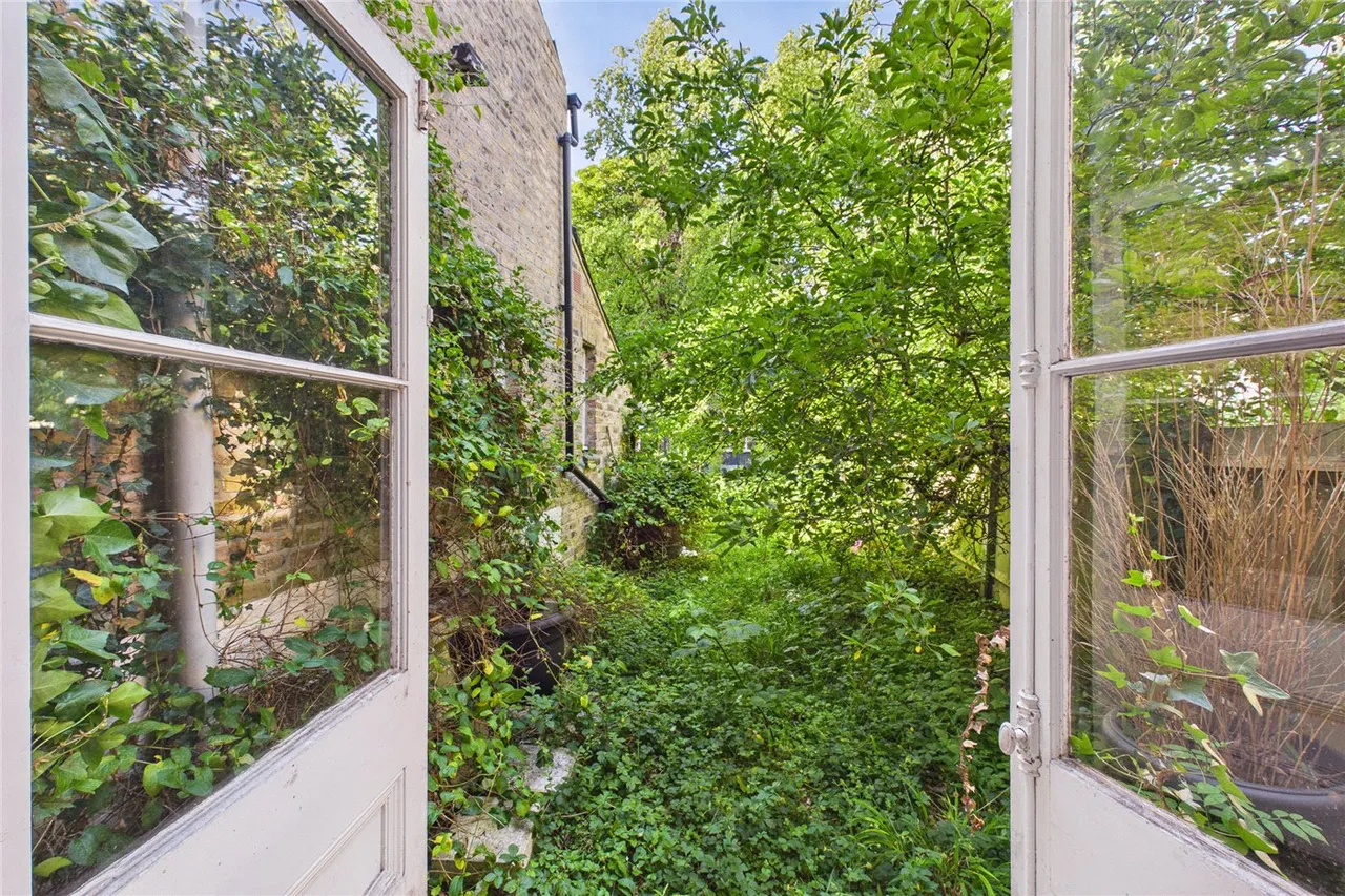 5 bed house for sale — Lanercost Road, London, SW2