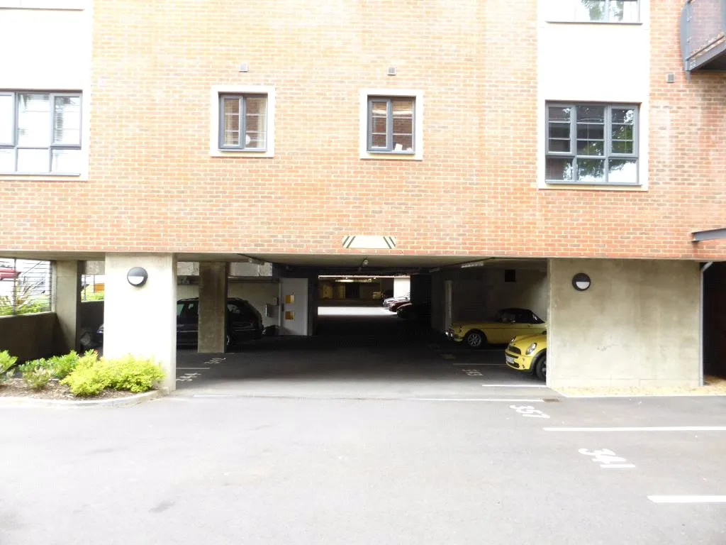 Beverley House, Wallis Square, Farnborough, GU14 7GR, photo 10