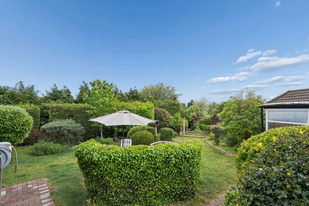 Lower Ridge, Bourne End SL8 5BL, photo 10