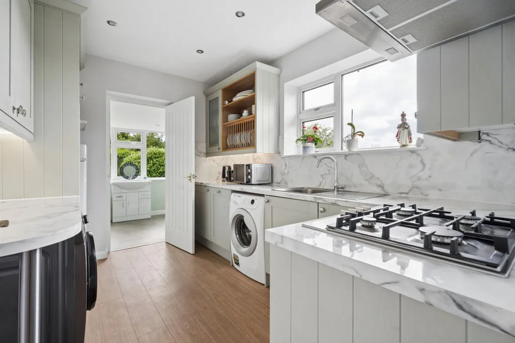 Lower Ridge, Bourne End SL8 5BL, photo 4