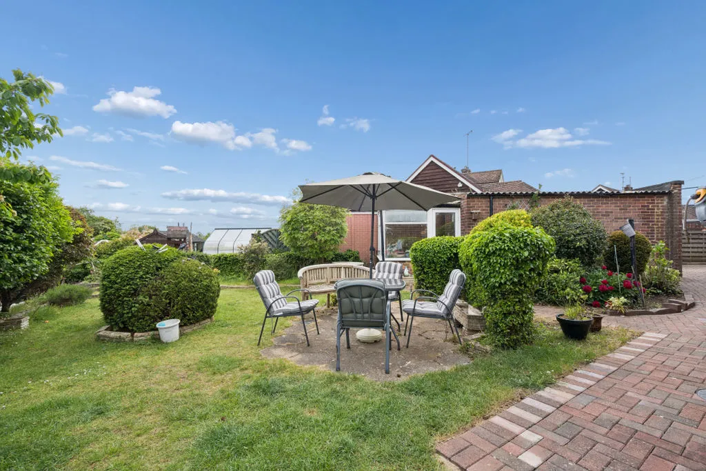 Lower Ridge, Bourne End SL8 5BL, photo 18