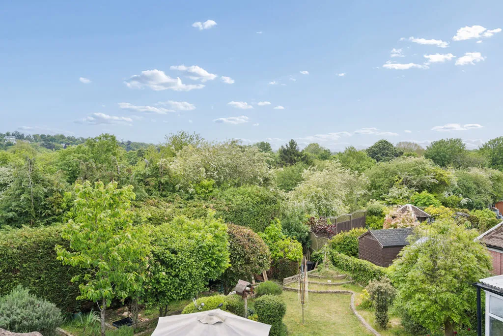 Lower Ridge, Bourne End SL8 5BL, photo 19