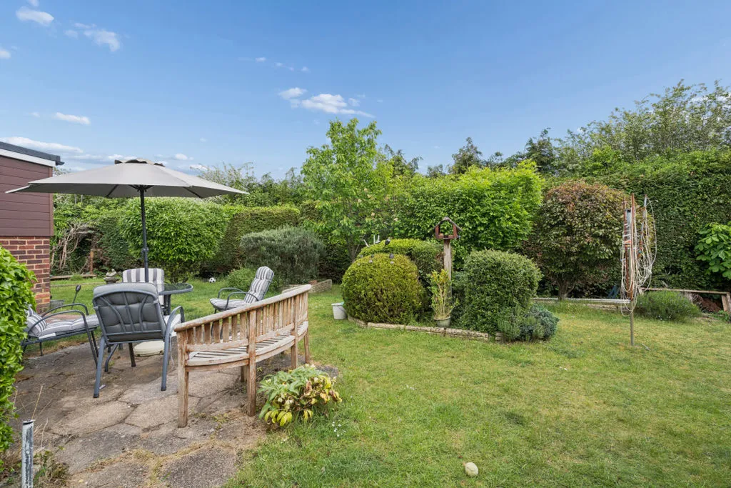 Lower Ridge, Bourne End SL8 5BL, photo 11