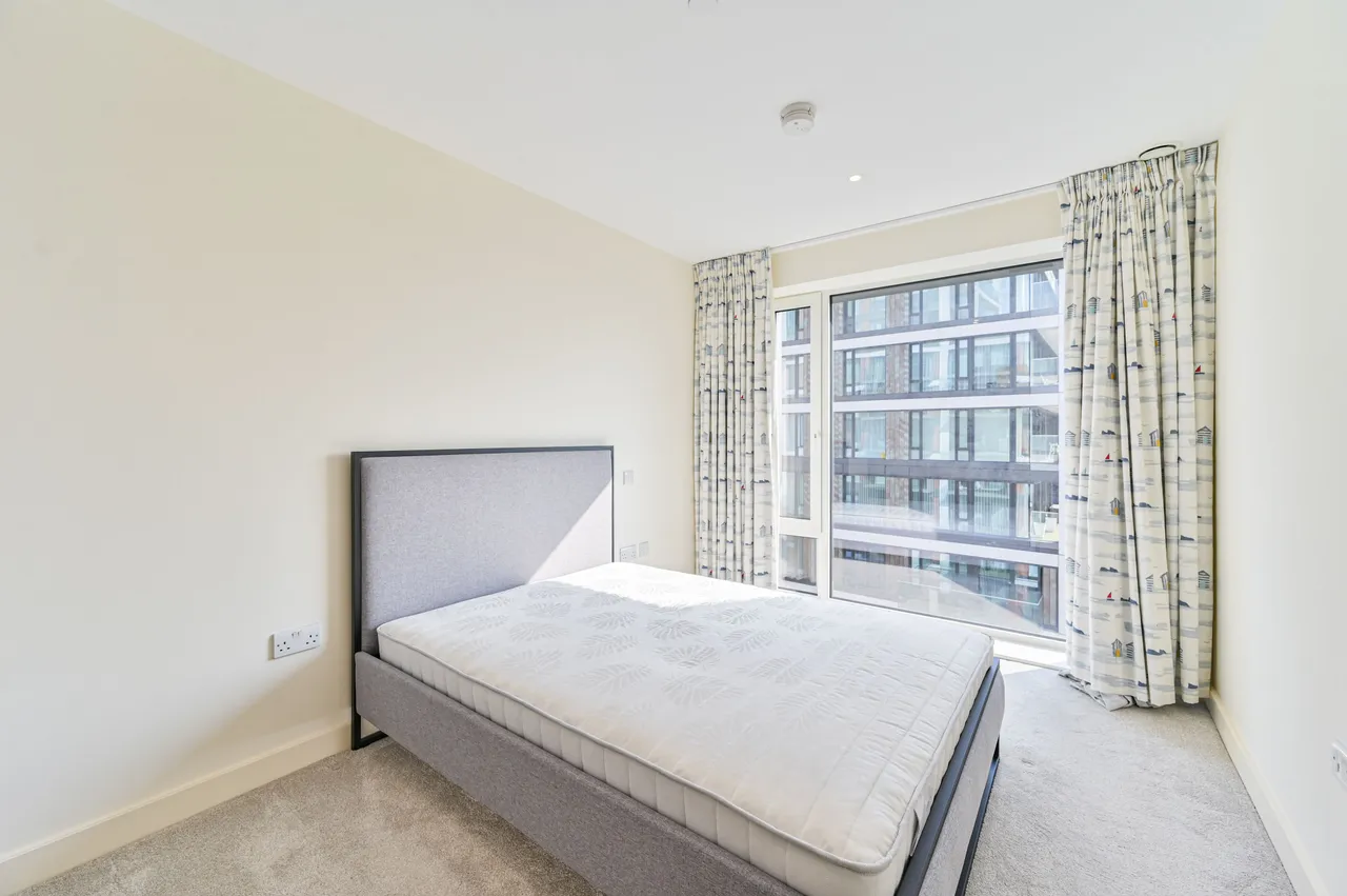 Flat 1505, Judde House, Duke of Wellington Avenue, London, photo 9