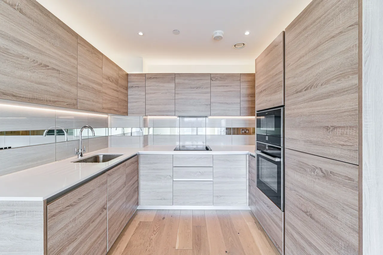 Flat 1505, Judde House, Duke of Wellington Avenue, London, photo 5