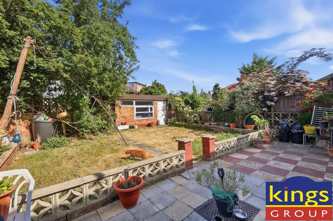 Felixstowe Road, Edmonon, N9, photo 4