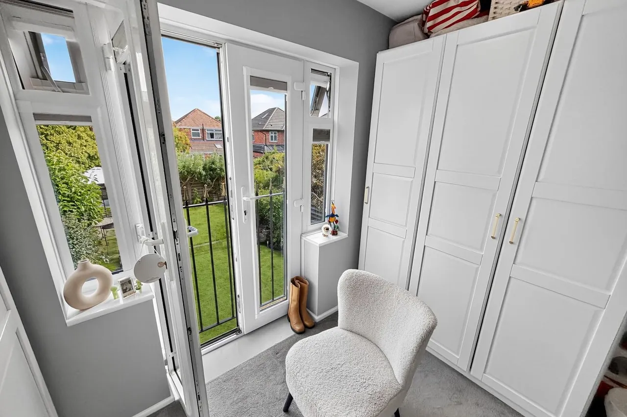 Bedford Drive, Timperley, Cheshire WA15 7XB, photo 21