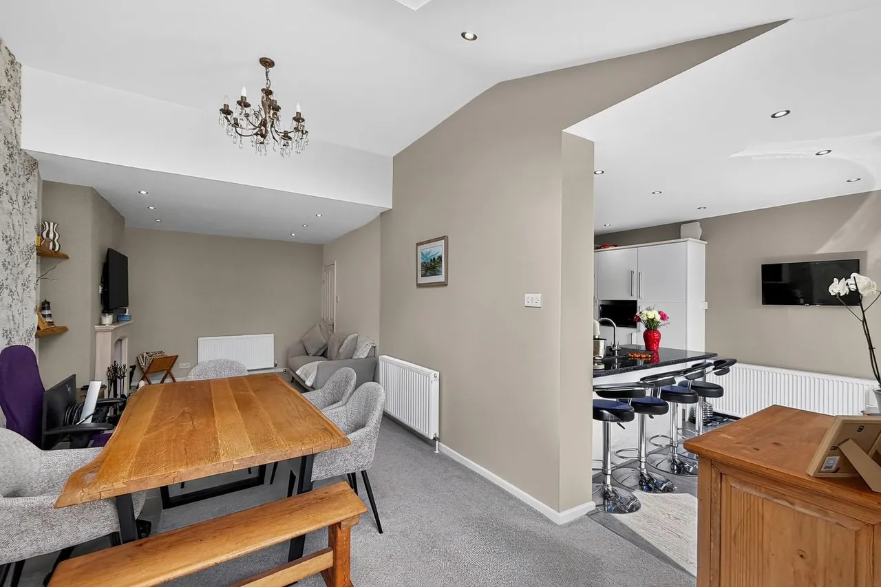 Bedford Drive, Timperley, Cheshire WA15 7XB, photo 18