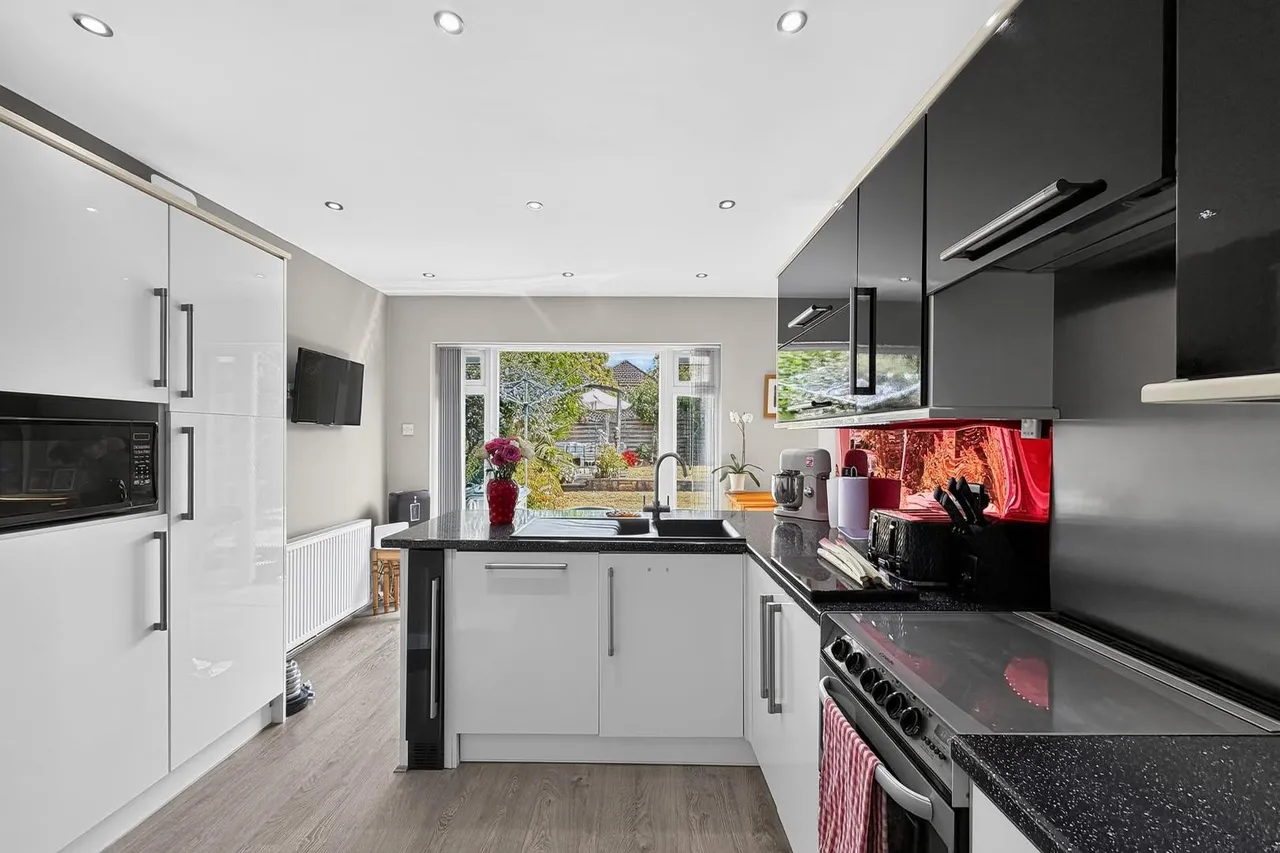 Bedford Drive, Timperley, Cheshire WA15 7XB, photo 19