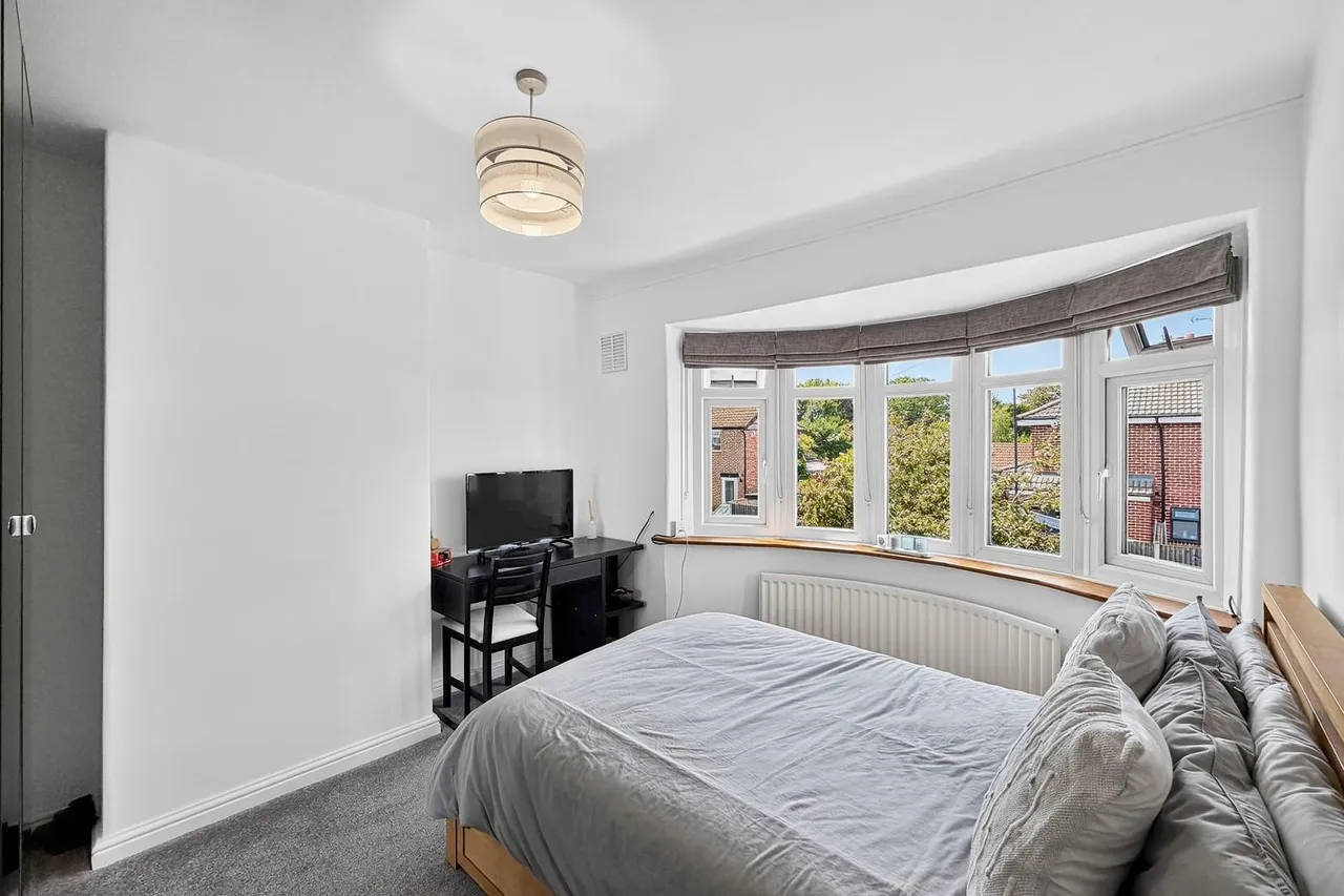 Bedford Drive, Timperley, Cheshire WA15 7XB, photo 11