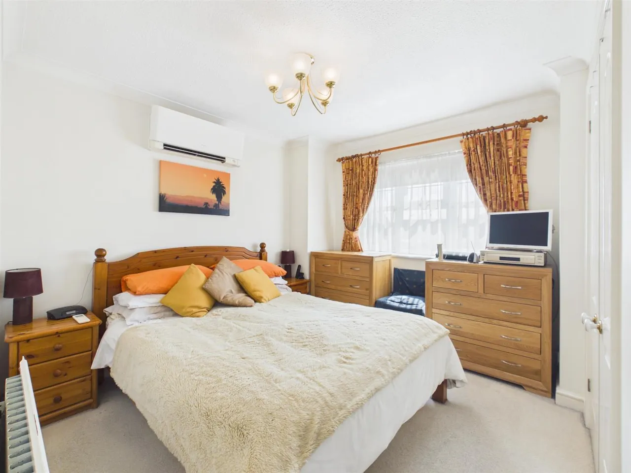 Elliott Avenue, Ruislip, Middlesex, HA4 9LZ, photo 6