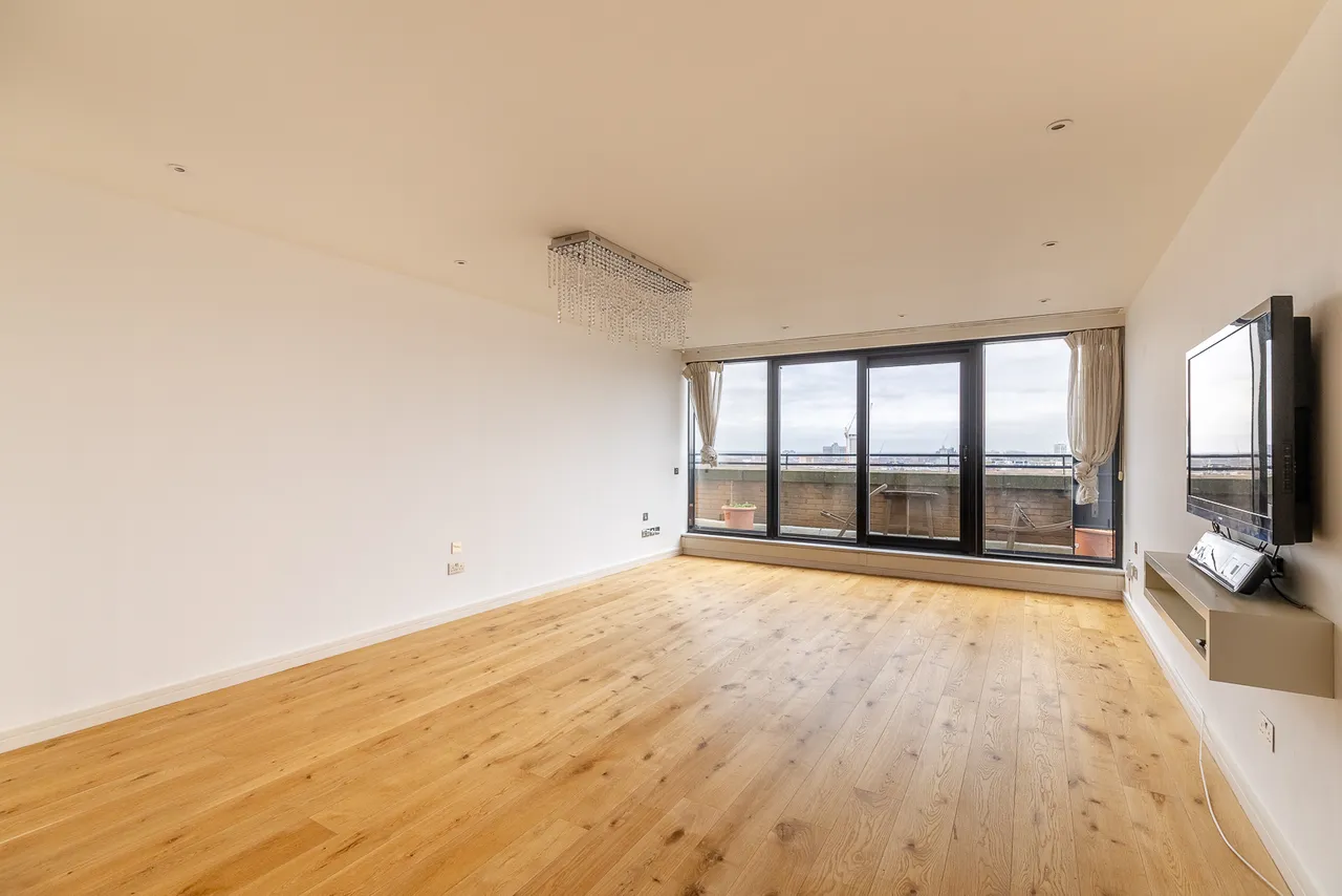 3 bed flat to rent, Cromwell Road, Kensington and Chelsea, SW7